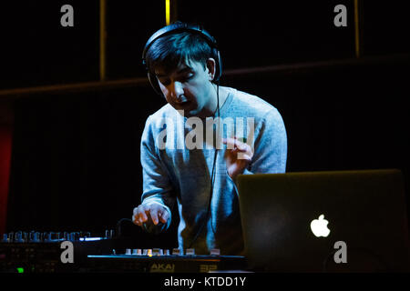 Der amerikanische Elektronik-Musiker und Sänger Skylar Spence führt ein live-Konzert am Ideal Bar in Kopenhagen. Dänemark, 12/10 2016. Stockfoto