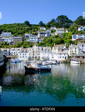 Sonnenschein auf der traditionellen Fischerdorf Polperro, Cornwall Stockfoto