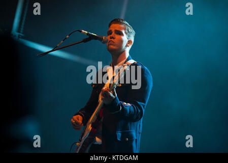 Die isländischen indie-Pop/Rock Band Kaleo führt ein Live Konzert in der färöischen Music Festival G! Festival 2014. Hier Sänger Jökull Júlíusson wird dargestellt, live auf der Bühne. Färöer Insel, 20.07.2014. Stockfoto