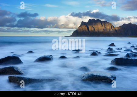 Utakleiv Strand, Vestvagoy, Lofoten, Nordland, Norwegen Stockfoto