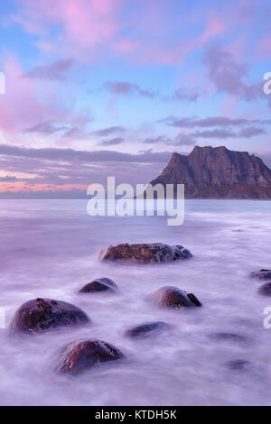 Utakleiv Strand, Vestvagoy, Lofoten, Nordland, Norwegen Stockfoto