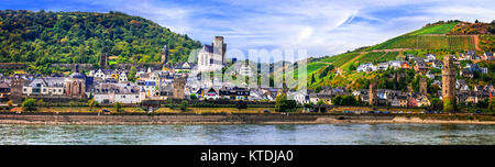 Beeindruckende Oberwesel Dorf, Panoramaaussicht, Deutschland. Stockfoto