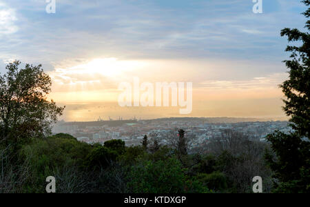 Sonnenuntergang über Camlica-hügel. Istanbul Türkei. Stockfoto