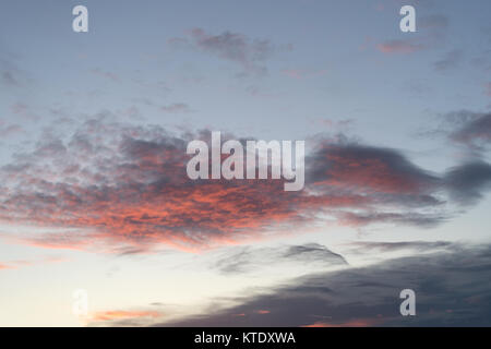 Malerische Aussicht auf bewölkten Himmel bei Sonnenuntergang Stockfoto