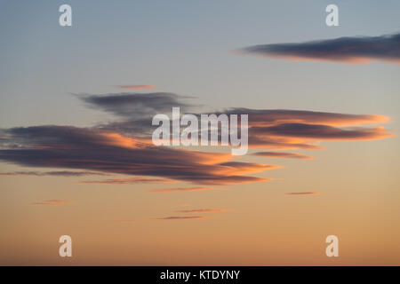 Malerische Aussicht auf bewölkten Himmel bei Sonnenuntergang Stockfoto