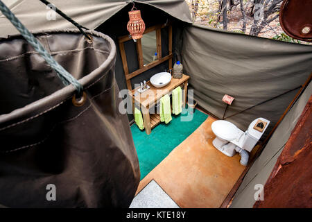 Zelt Waschraum in Huab unter Leinwand, Damaraland, Namibia, Afrika Stockfoto