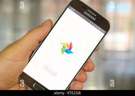 MONTREAL, KANADA - 23. MAI 2016: Google Fotos Anwendung. Google ist eine US-amerikanische multinationale Technologieunternehmen, spezialisiert auf Internet-bezogene Stockfoto