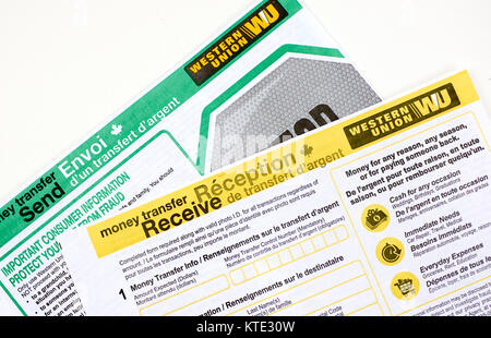 MONTREAL, KANADA - 30. JULI 2017: Western Union Formen auf einem weißen Hintergrund. Das Unternehmen Western Union ist eine US-amerikanische Finanz- und Kommunik Stockfoto