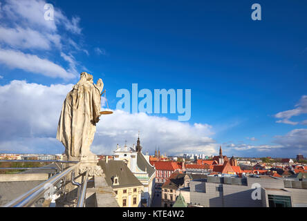 Vogelperspektive vom mathematischen Turm in der historischen Universität Breslau, im Jahr 1737 gebaut. Historische Hauptstadt von Niederschlesien, Polen, Europa. Stockfoto