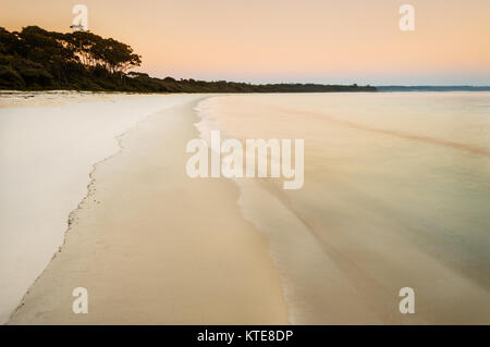 Abendstimmung in Jervis Bay. Stockfoto