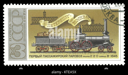 Udssr - Stempel 1978: Colour Edition zur Geschichte der Russischen Lokomotiven, zeigt erste Personenwagen 1845 Stockfoto