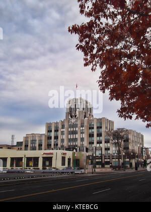 In Syracuse, New York, USA, 20. November 2017. Blick auf den Niagara Mohawk Gebäude von Clinton Street in der Innenstadt von Syracuse, New York Stockfoto