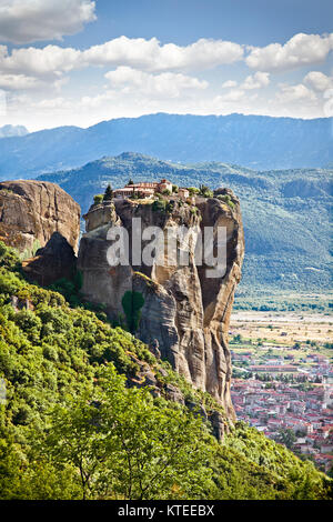 Varlaam Kloster Meteora in Trikala Region im Sommer, Griechenland. Stockfoto
