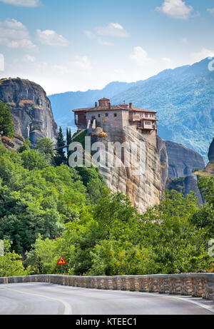 Von Meteora Kloster Rousanou in Trikala Region im Sommer, Griechenland. Stockfoto