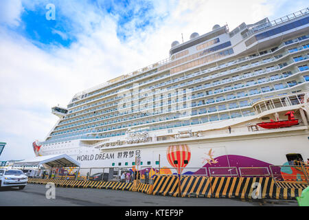 Welt Traumschiff von Dream Cruises im Hafen von Manila am 21.November 2017 kamen in der Metro Manila, Philippinen Stockfoto