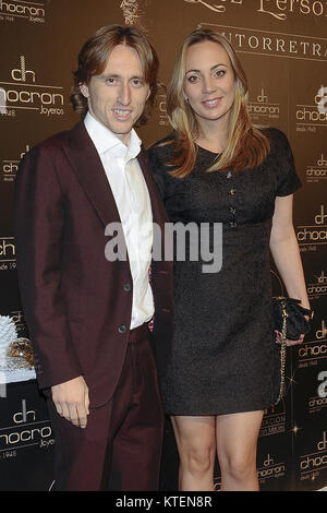 Chocron Joyeros Partei in Madrid mit: Luka Modric, Vanja Bosnic Wo: Madrid, Spanien Wann: 22 Aug 2017 Quelle: Oscar Gonzalez/WENN.com Stockfoto