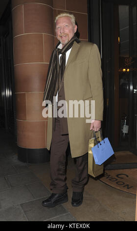 Konkurs Boris Becker und seine Frau Lilly Becker gesehen verlassen C London Restaurant auf Mayfair Mit: Boris Becker Wo: London, Großbritannien Wann: 22 Aug 2017 Quelle: WENN.com Stockfoto