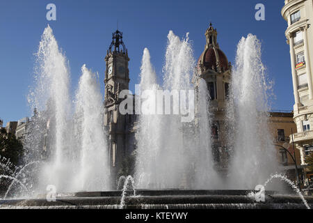 Brunnen an der Plaza del Ayuntamiento Valencia Spanien Stockfoto