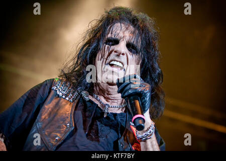 Der amerikanische Sänger, Songwriter und Musiker Alice Cooper führt ein Live Konzert in der Telenor Arena in Oslo. Norwegen, 06.07.2011. Stockfoto