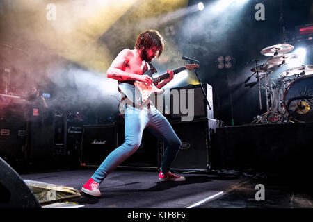 Die schottische Band Biffy Clyro führt ein Live Konzert in Sentrum Scene in Oslo. Hier Sänger und Gitarrist Simon Niel ist Bilder live auf der Bühne. Norwegen, 05/11 2013. Stockfoto