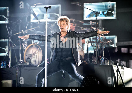 Die US-amerikanische Rockband Bon Jovi führt ein Live Konzert in der Telenor Arena in Oslo. Hier Sänger und Musiker Jon Bon Jovi live auf der Bühne zu sehen ist. Norwegen, 21.05 2013. Stockfoto