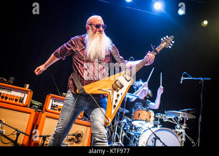 Die US-amerikanische Rockband Adler des Death Metal führt ein Live Konzert in Sentrum Scene in Oslo. Hier Musiker Dave fangen an der Gitarre ist live auf der Bühne gesehen. Norwegen, 14/02 2016. Stockfoto