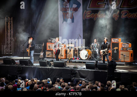 Die US-amerikanische Rockband Adler des Death Metal führt ein Live Konzert in der norwegischen Musik Festival Øyafestivalen 2016 in Oslo. Norwegen, 12/08 2016. Stockfoto