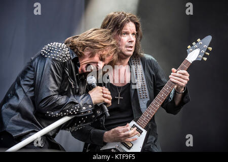 Die schwedischen Glam Rock Band Europa führt ein Live Konzert in der norwegischen Musik Festival Tonnen Gestein 2016. Hier Sänger Joey Tempest wird gesehen, live auf der Bühne mit Gitarrist John Norum. Norwegen, 25/06 2016. Stockfoto