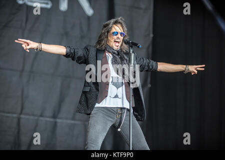 Die britisch-amerikanische Hard Rock Band Foreigner führt ein Live Konzert auf dem Sweden Rock Festival 2016. Hier Sänger Kelly Hansen gesehen wird live auf der Bühne. Schweden, 10/06 2016. Stockfoto