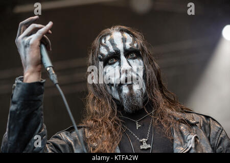 Norwegen, Borre - 18. August 2017. Der norwegischen Black Metal Band Gaahls Wyrd führt ein Live Konzert während der norwegischen Metal Festival Midgardsblot Festival 2017 in Borre. Hier Sänger Gaahl gesehen wird live auf der Bühne. (Photocredit: Terje Dokken). Stockfoto