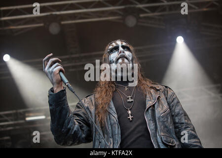 Norwegen, Borre - 18. August 2017. Der norwegischen Black Metal Band Gaahls Wyrd führt ein Live Konzert während der norwegischen Metal Festival Midgardsblot Festival 2017 in Borre. Hier Sänger Gaahl gesehen wird live auf der Bühne. (Photocredit: Terje Dokken). Stockfoto