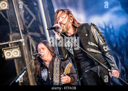 Die schwedische Heavy Metal Band HammerFall führt ein Live Konzert in der schwedischen Musik Festival Sweden Rock Festival 2015. Hier Joacim Cans ist live auf der Bühne gesehen. Schweden, 04/06 2015. Stockfoto