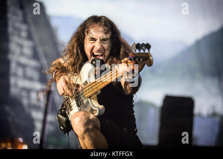 Iron Maiden, der Englischen heavy metal band, führt ein Live Konzert in der Telenor Arena in Oslo. Hier Bassist Steve Harris ist live auf der Bühne gesehen. Norwegen, 15/06 2016. Stockfoto