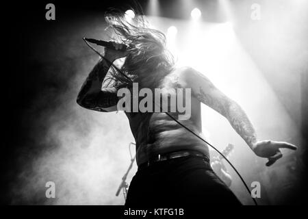 Der norwegischen Black Metal und heavy metal band Kvelertak führt ein Live Konzert in Sentrum Scene. Hier Sänger Erlend Hjelvik wird gesehen, live auf der Bühne. Norwegen, 11/03 2016. Stockfoto