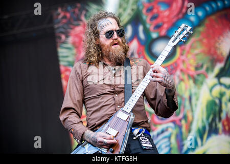 Die amerikanische metal band Mastodon führt ein Live Konzert in der norwegischen Musik Festival Øyafestivalen 2016 in Oslo. Hier Gitarrist Brent Hinds gesehen wird live auf der Bühne. Norwegen, 11/08 2016. Stockfoto