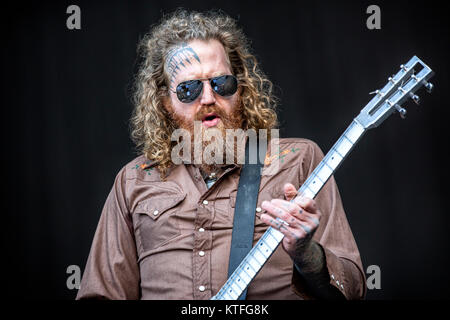 Die amerikanische metal band Mastodon führt ein Live Konzert in der norwegischen Musik Festival Øyafestivalen 2016 in Oslo. Hier Gitarrist Brent Hinds gesehen wird live auf der Bühne. Norwegen, 11/08 2016. Stockfoto