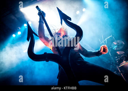 Der norwegischen Black Metal Band Satyricon führt ein Live Konzert am Rockefeller in Oslo. Hier Sänger Satyr gesehen wird live auf der Bühne. Norwegen, 21.03.2014. Stockfoto