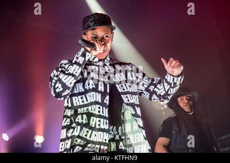 Die britische Rockband Skunk Anansie führt ein Live Konzert in Sentrum Scene in Oslo. Hier Sänger Haut ist live auf der Bühne gesehen. Norwegen, 01.03.2017. Stockfoto