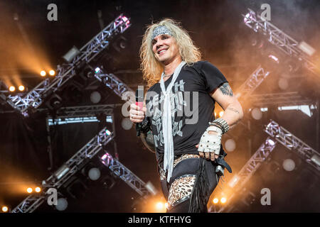 Die amerikanische Glam Metal Band Steel Panther führt ein Live Konzert in der schwedischen Musik Festival Sweden Rock Festival 2017. Hier Sänger und Musiker Michael Starr ist live auf der Bühne gesehen. Schweden, 08.06.2017. Stockfoto