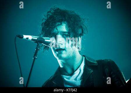 Die englische Indie-Rock-Band die 1975 führt ein Live Konzert in Oslo Spektrum. Hier Sänger Matthew Healy ist live auf der Bühne gesehen. Norwegen, 05/04 2016. Stockfoto