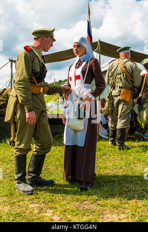 Snina, Slowakei - 28. Mai 2016: Militärische historische Rekonstruktion Schlachten des Ersten Weltkrieges Karpaty 1914/1916. Teilnehmer der Veranstaltung erwartet zu Beginn Stockfoto