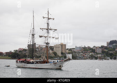 Segeln im Hafen von Sydney Stockfoto