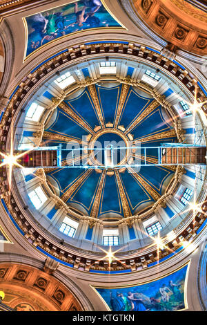 Innenraum tagsüber Foto der inneren Kuppel des Minnesota State Capital Building in St. Paul Minnesota in Paramus County Stockfoto