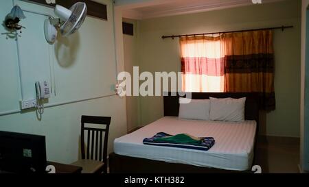 Innenraum First Hotel Zimmer Unterkünfte in Battambang Kambodscha Südostasien in der Nähe von boeung Chhouk Markt Stockfoto