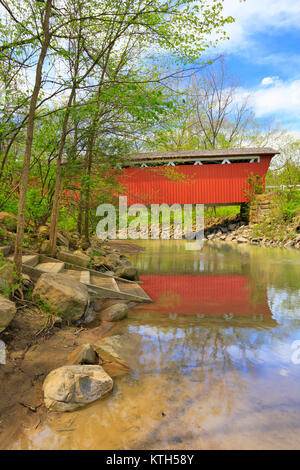 Pferd Bewässerung Schritte, Everett Covered Bridge, Cuyahoga Valley National Park, Brecksville, Ohio, USA Stockfoto