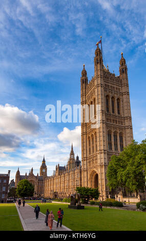 LONDON, UK - 16. JUNI 2013: Der Palast von Westminster, wie das Parlament, Westminster, zentraler Lage in Greater London bekannt Stockfoto