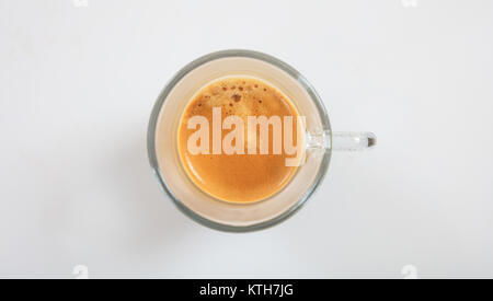 Espresso Kaffee Tasse Draufsicht, auf weißem Hintergrund, Detailansicht mit Details Stockfoto