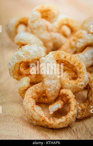 Schwein Snack, Schwarte, Schweinefleisch kratzen, Schweinefleisch knistern. Stockfoto