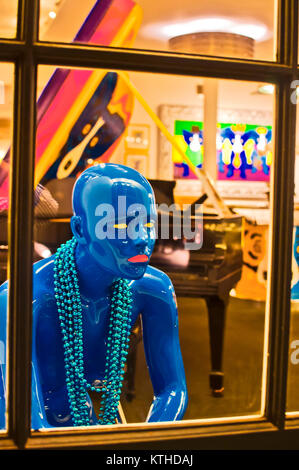 Puppe im Schaufenster, New Orleans French Quarter, Vitrinen, Louisiana, USA, Nordamerika, Stockfoto