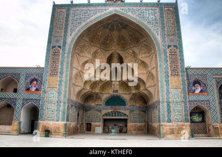 ISFAHAN, IRAN - NOVEMBER 2017: Die Jameh Moschee ist die größte und wichtigste Moschee Isfahan im Iran Stockfoto